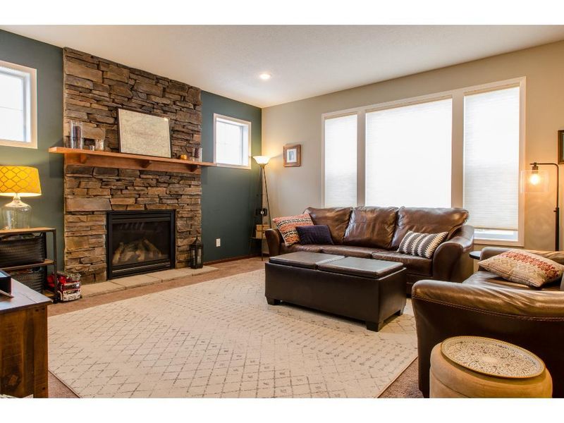 11525 Wagon Wheel Way, Woodbury, MN 55129