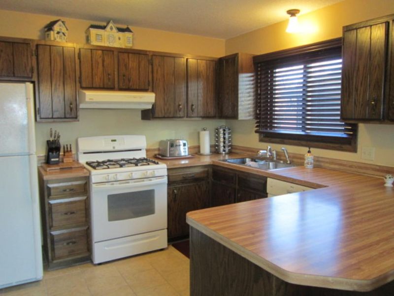 2017 82nd Ave N, Brooklyn Park, MN 55444