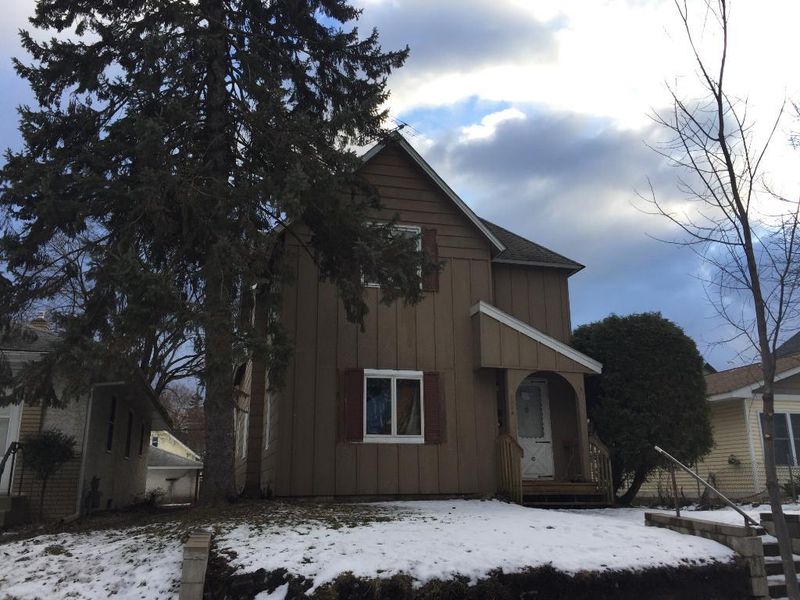 1034 Beech St, Saint Paul, MN 55106