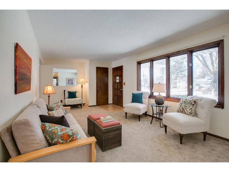 8831 York Rd S, Bloomington, MN 55431