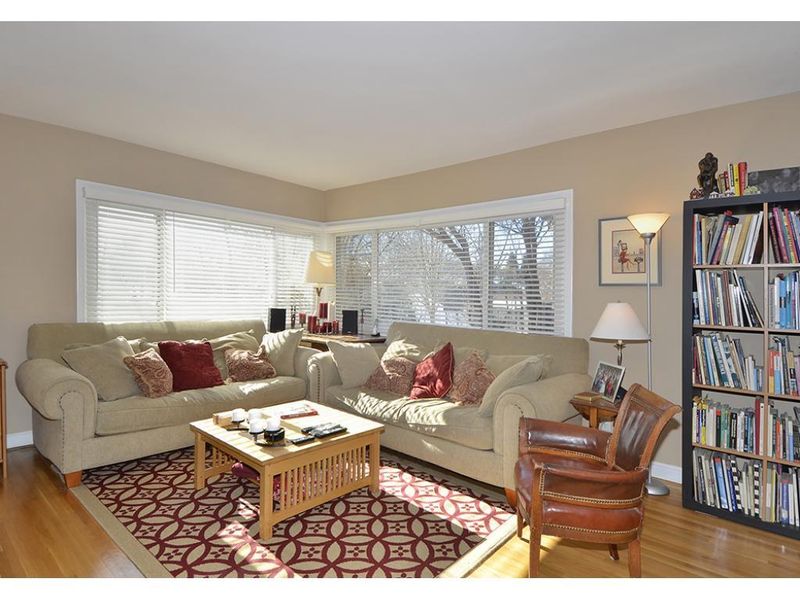 1496 Eleanor Ave, Saint Paul, MN 55116