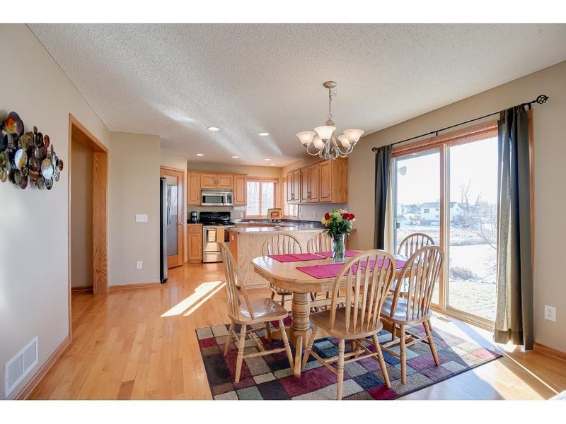 2402 Greenbriar Ln, Buffalo, MN 55313