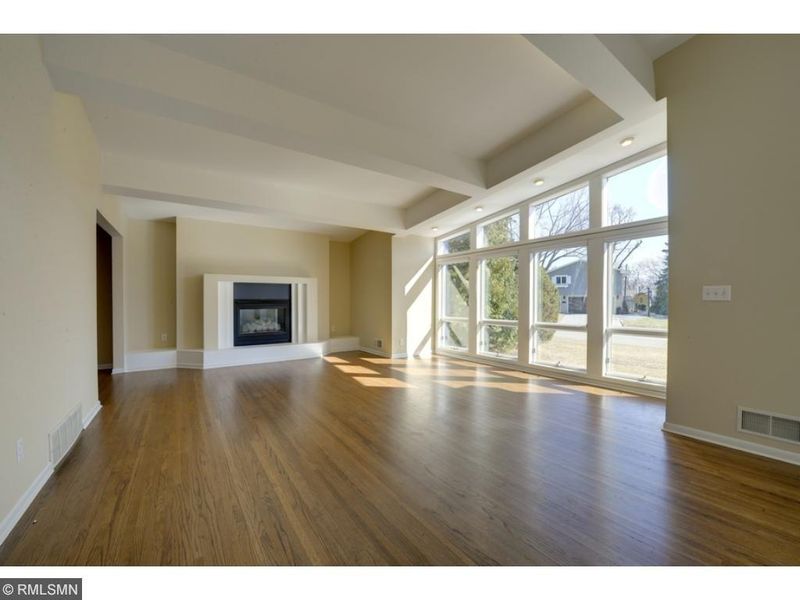 7212 Trillium Ln, Edina, MN 55435