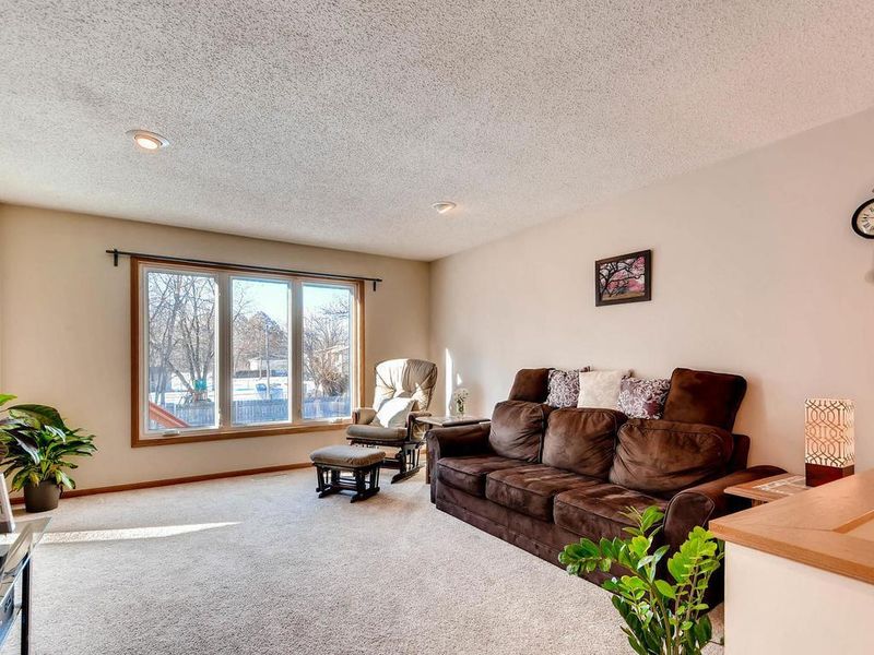 8134 Jackson Dr, Mounds View, MN 55112