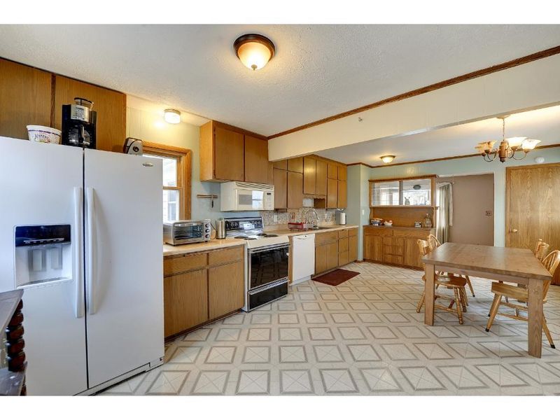 5756 Yates Ave N, Crystal, MN 55429