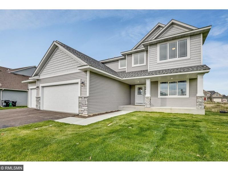4760 Prairie Trl N, Hugo, MN 55038