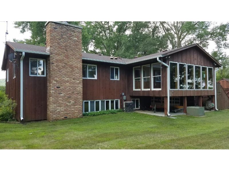 30945 Lakeview Ave, Red Wing, MN 55066
