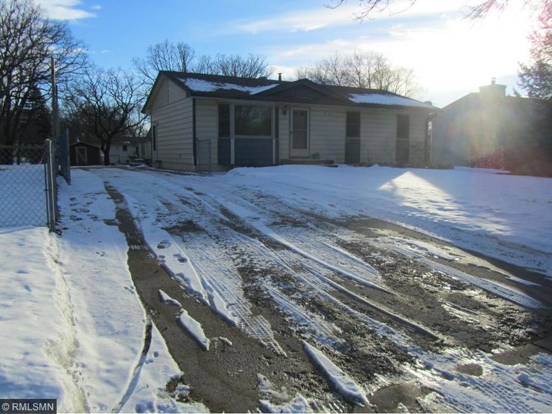 250 105th Ln NW, Coon Rapids, MN 55448