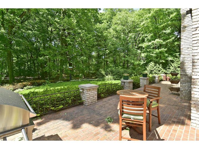 2860 Gale Rd, Wayzata, MN 55391