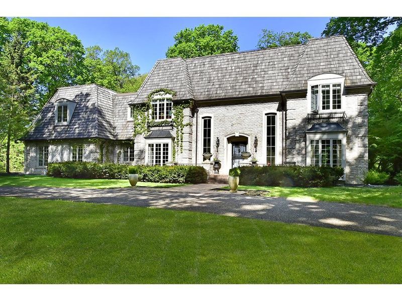 2860 Gale Rd, Wayzata, MN 55391