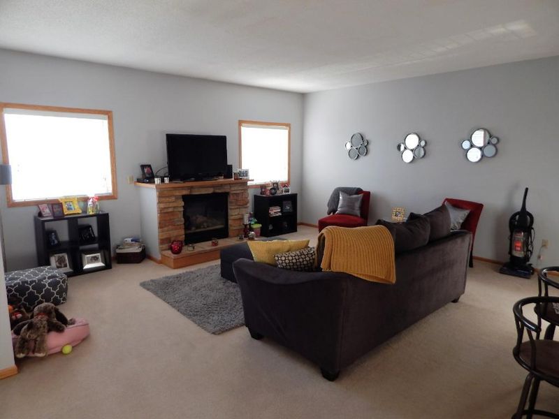 9013 Sawgrass Glen, Maple Grove, MN 55311
