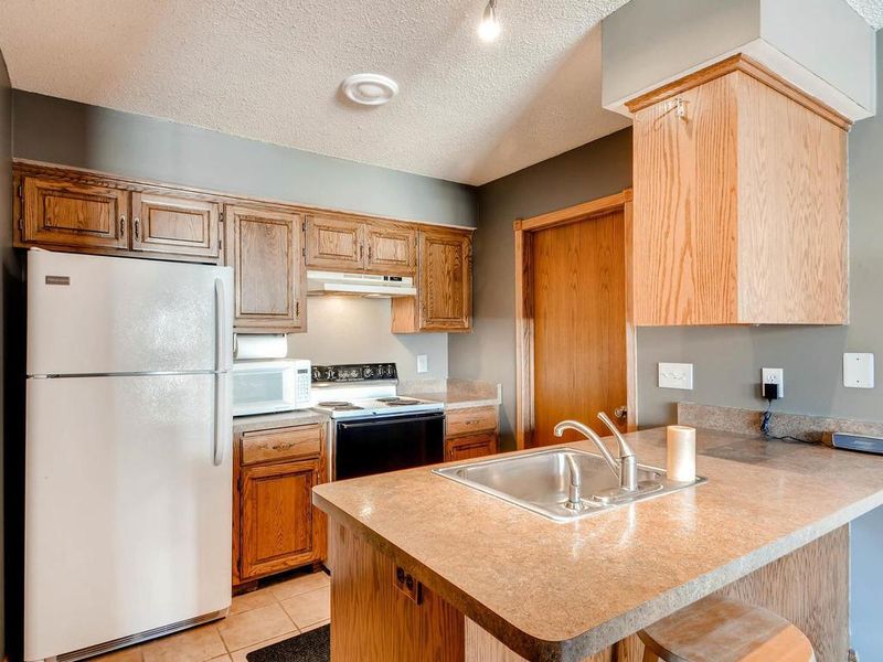 5599 Donegal Dr, Shoreview, MN 55126