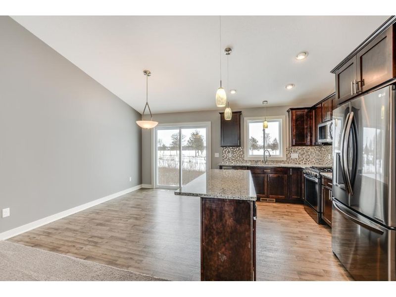 12211 317th Ln, Lindstrom, MN 55045