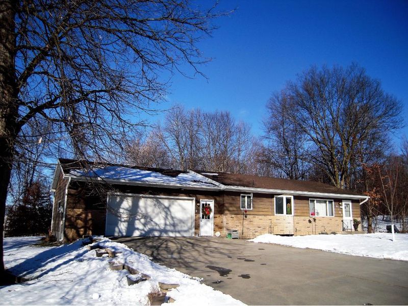 910 Circle Dr, Buffalo, MN 55313