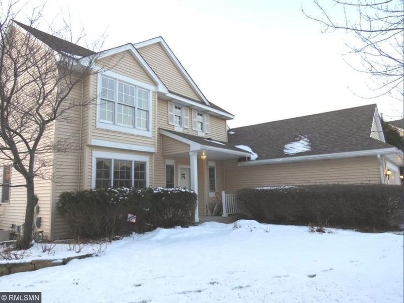 8628 Braxton Dr, Eden Prairie, MN 55347