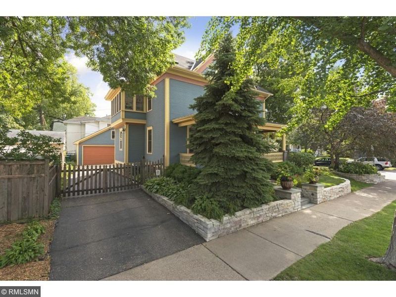 1621 W 31st St, Minneapolis, MN 55408