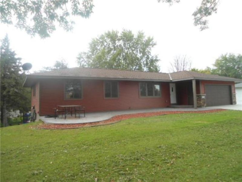 716 Birch Ln, Northfield, MN 55057