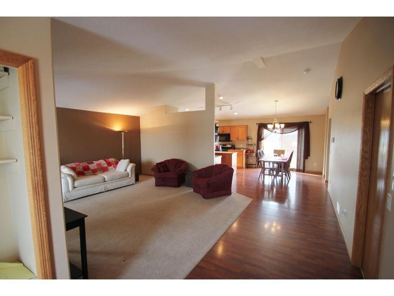6169 Kaitlin Ave NE, Albertville, MN 55301