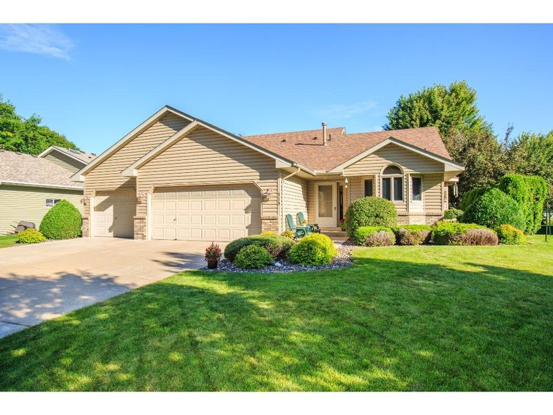 519 7th Ave NW, Forest Lake, MN 55025