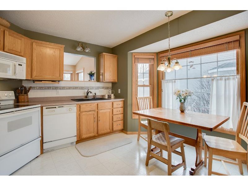 1772 Southwind Ln, Maplewood, MN 55109