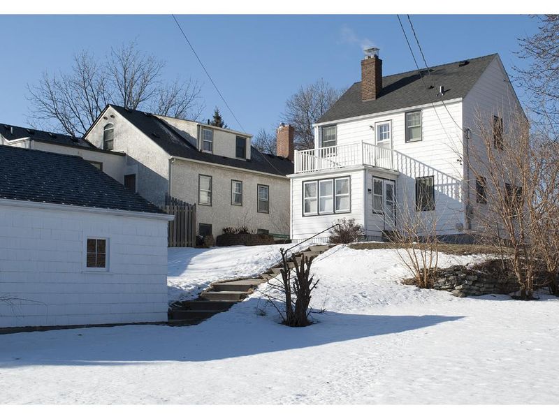 900 Hall Ave, West Saint Paul, MN 55118