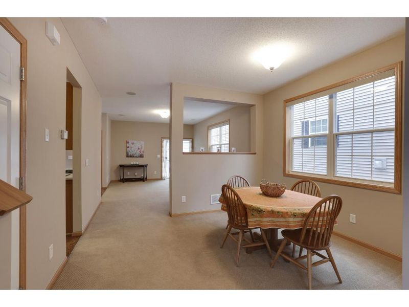 10005 Pincherry Ln, Eden Prairie, MN 55347