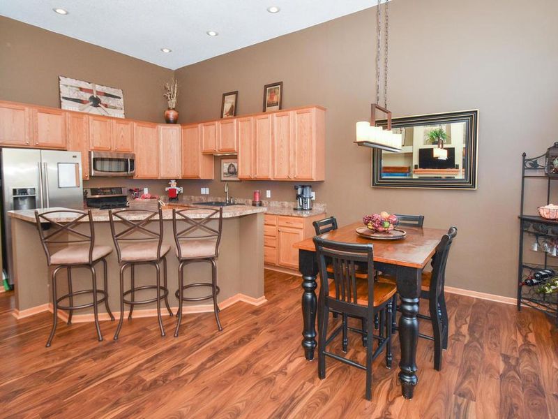 1752 Philipp Dr, Shakopee, MN 55379