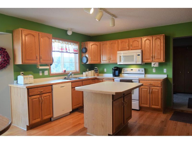 4323 Mason Ln NE, Saint Michael, MN 55376