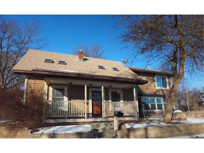 1912 1st St N, Stillwater, MN 55082