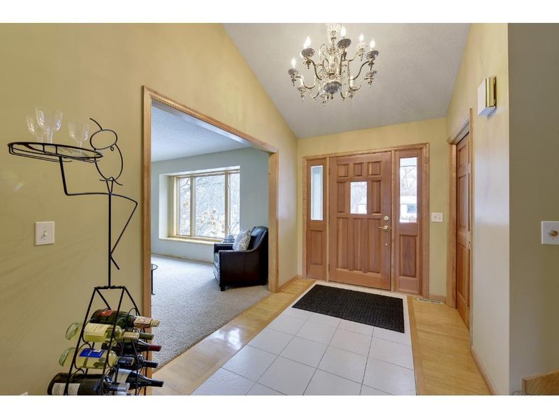 10880 Joy Ln, Minnetonka, MN 55305