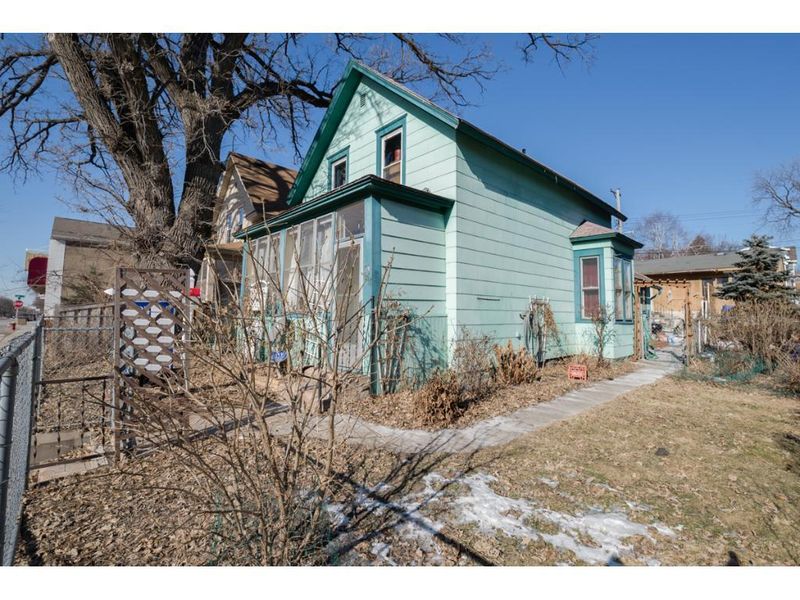 1071 Hudson Rd, Saint Paul, MN 55106