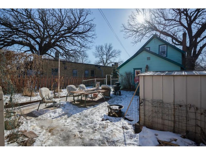1071 Hudson Rd, Saint Paul, MN 55106