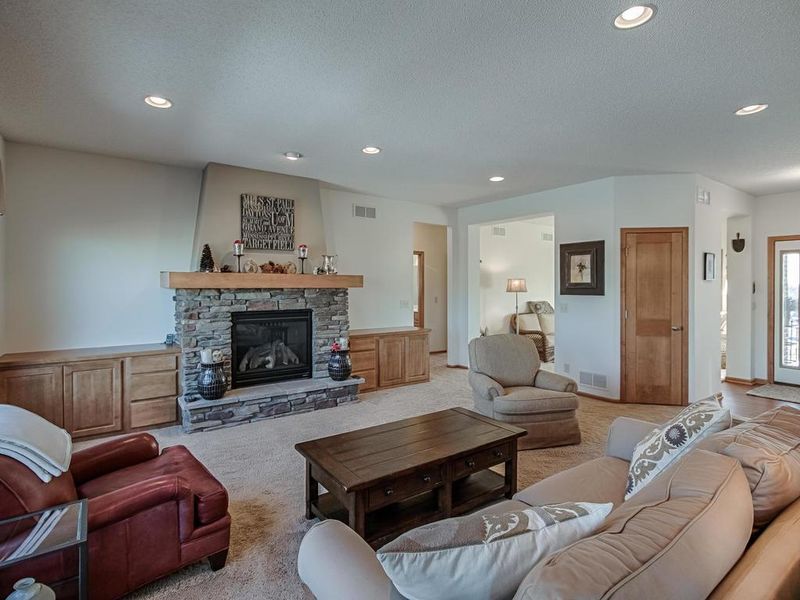 13416 Frankfort Ct NE, Saint Michael, MN 55376