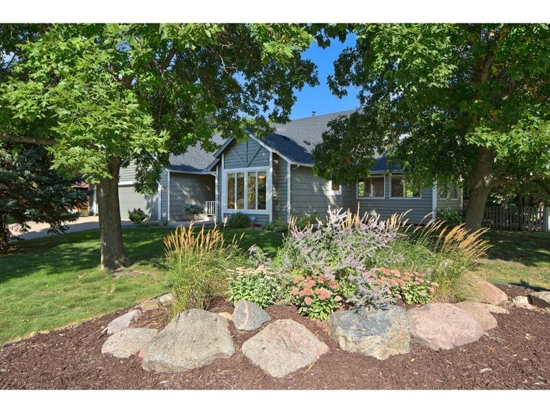 2097 Trumble Ct, Chaska, MN 55318