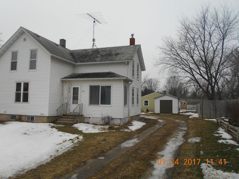 203 2nd St SE, New Richland, MN 56072