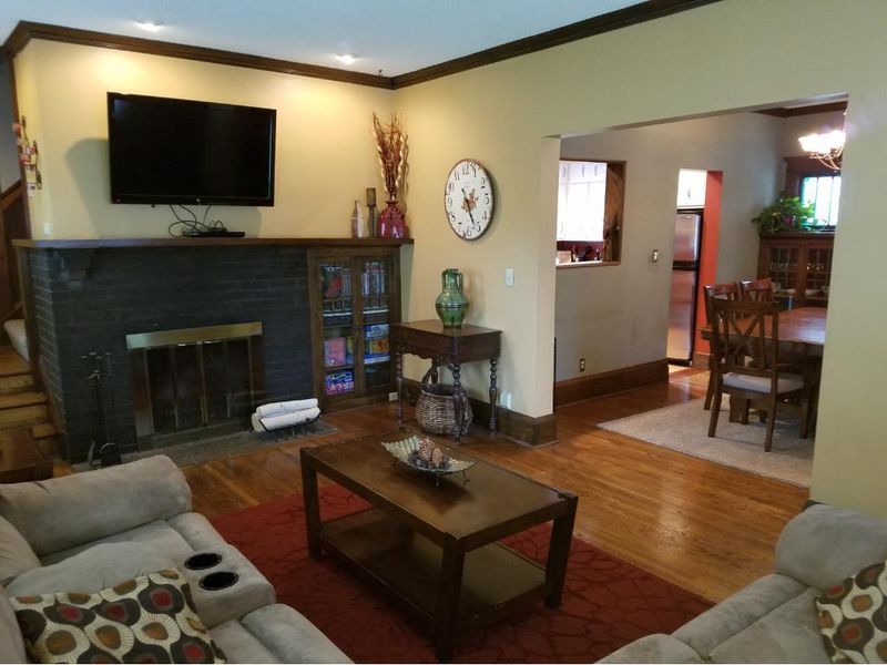 1449 Hewitt Ave, Saint Paul, MN 55104