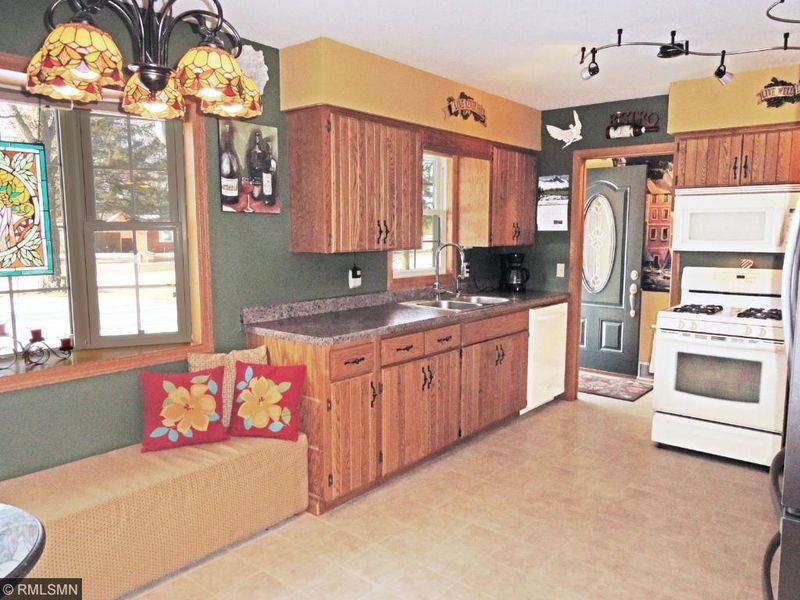17042 Riverwood Dr, Little Falls, MN 56345