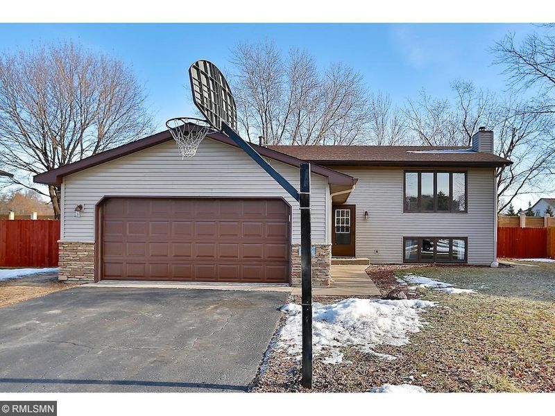4854 Kent Dr, Shoreview, MN 55126