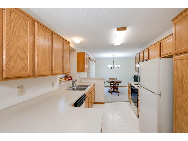 13004 Garrett Ln, Apple Valley, MN 55124