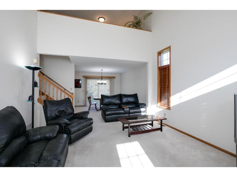 13004 Garrett Ln, Apple Valley, MN 55124