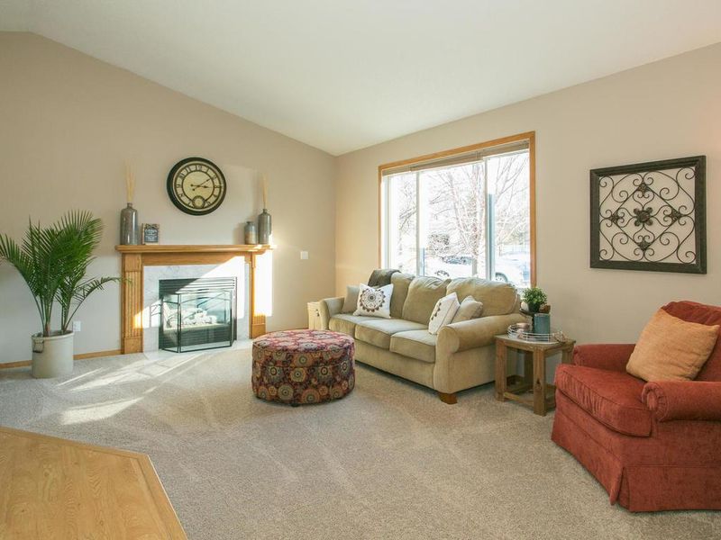 20399 Jupiter Ct, Lakeville, MN 55044