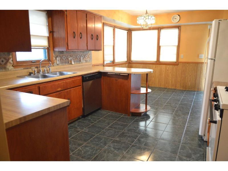 2021 Conway St, Saint Paul, MN 55119