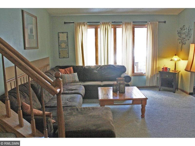 2325 Boxwood Ave E, Maplewood, MN 55119