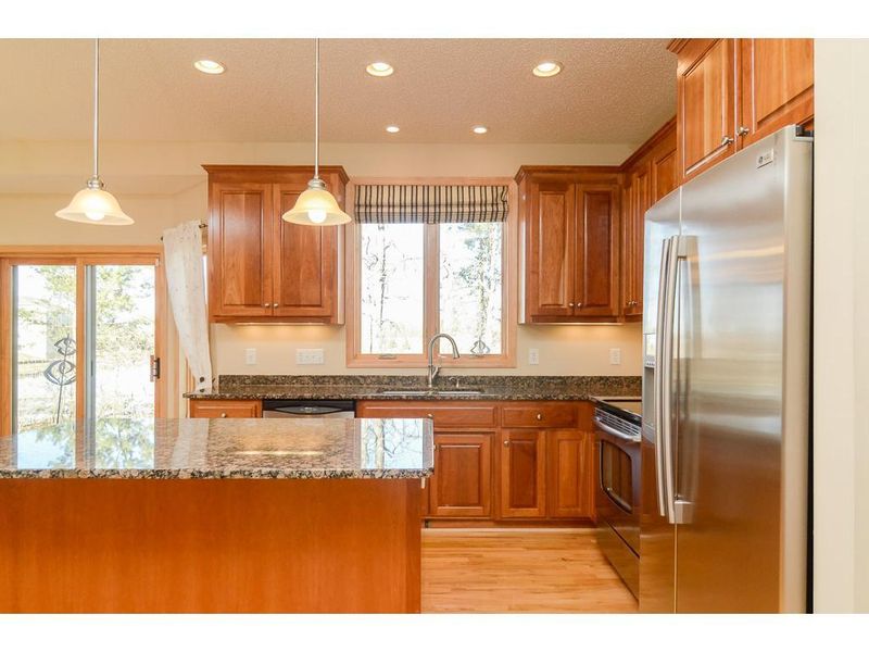 10168 Florida Cir N, Brooklyn Park, MN 55445
