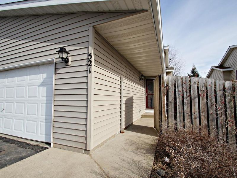 521 Tiffany Dr, Hastings, MN 55033