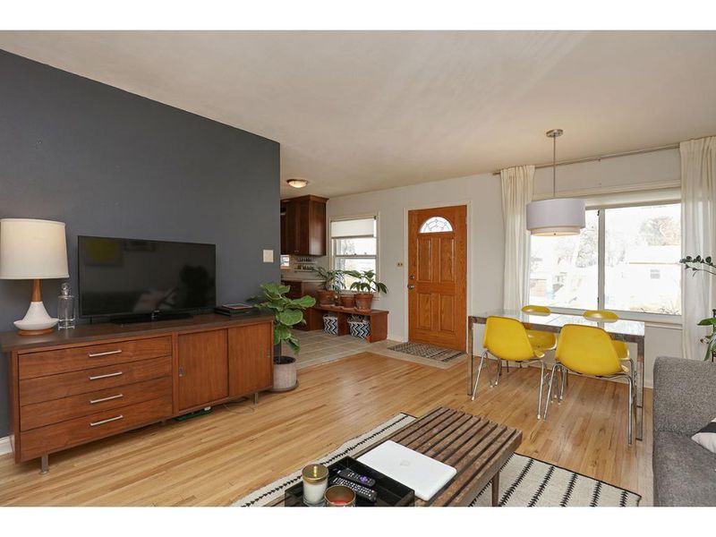 1412 Laurel Ave, Saint Paul, MN 55104