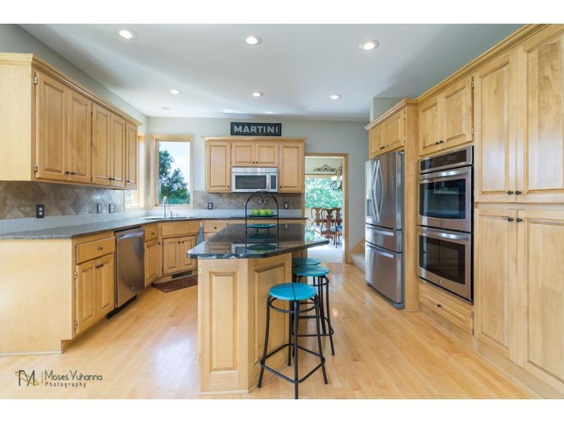 2280 Fieldstone Pl, Maple Plain, MN 55359