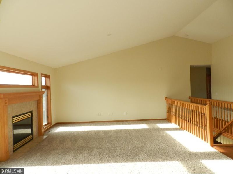 6959 Meadow Cir, Hugo, MN 55038