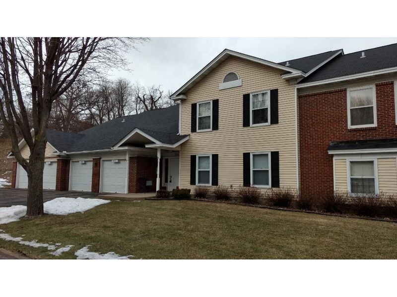 715 Larpenteur Ave E #715H, Maplewood, MN 55117