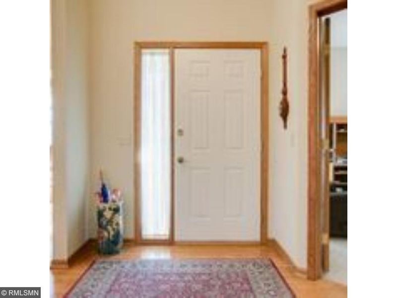 2780 Boulder Dr, Burnsville, MN 55337